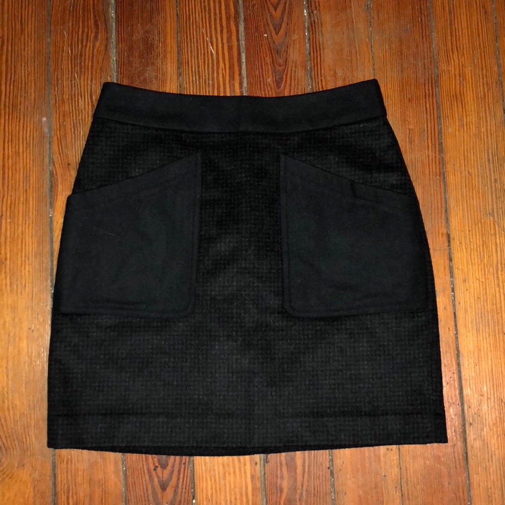 BLACK J. CREW SHORT PENCIL SKIRT